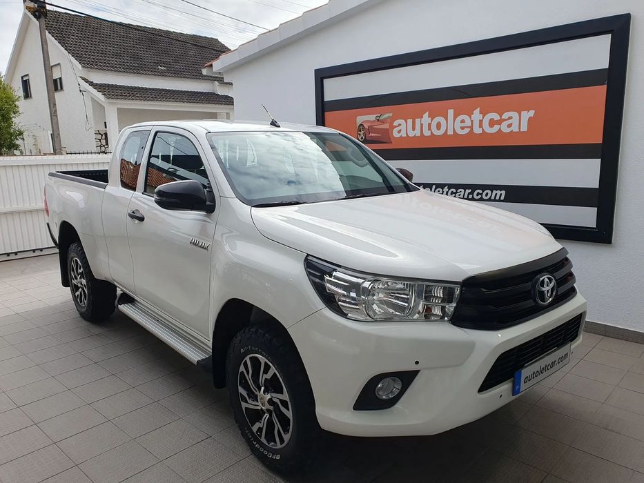 Toyota Hilux 2.4 D-4D 4WD CE Trial