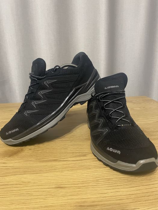 Кросівки Lowa на Gore-tex