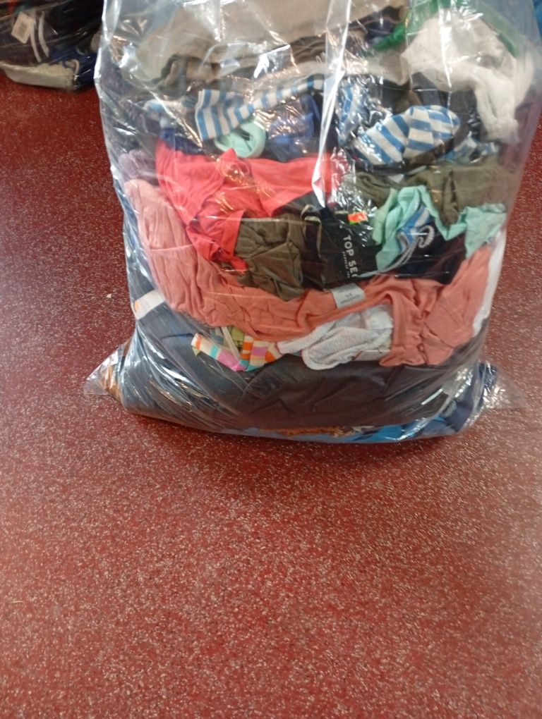 Pakiet 10 kg odzieży nowej typu outlet