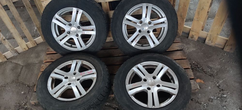 FELGI ALUMINIOWE 4X114,3 NISSAN HONDA  OPONY ZIMA 195/65/15 KOŁA ET40