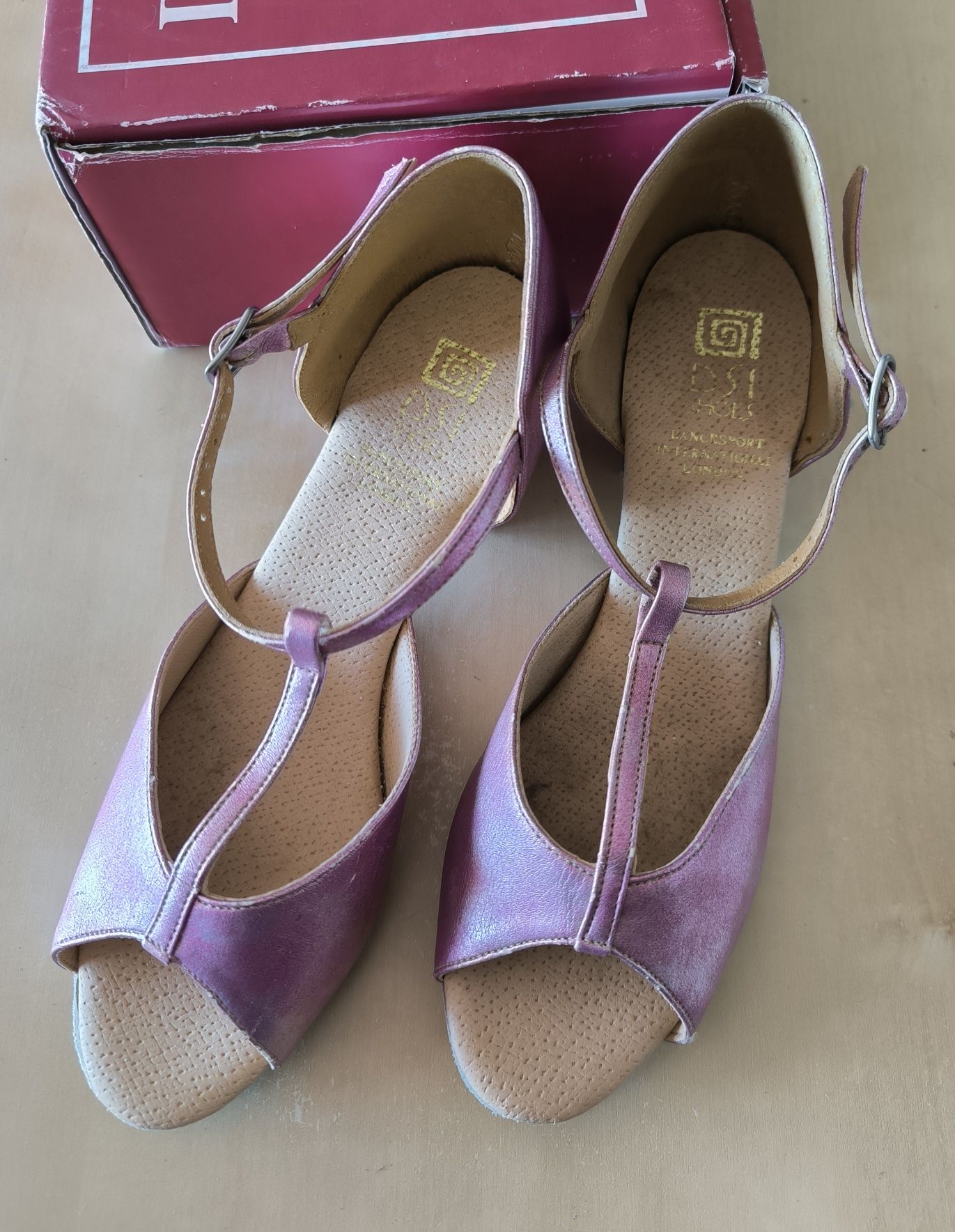 Sapatos de dança NOVOS