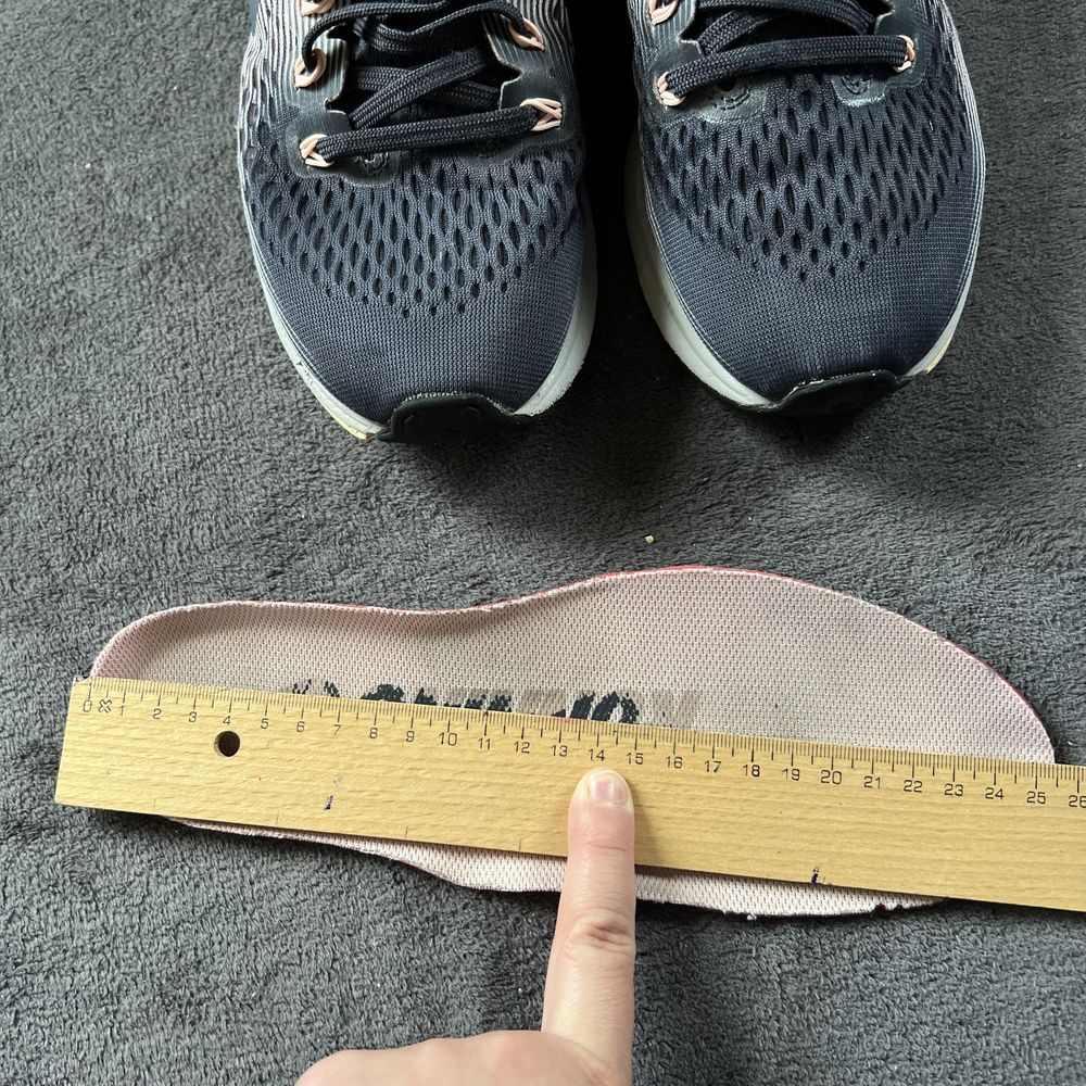 Жіночі кросівки Nike ZOOM pegasus 34. P. 39.