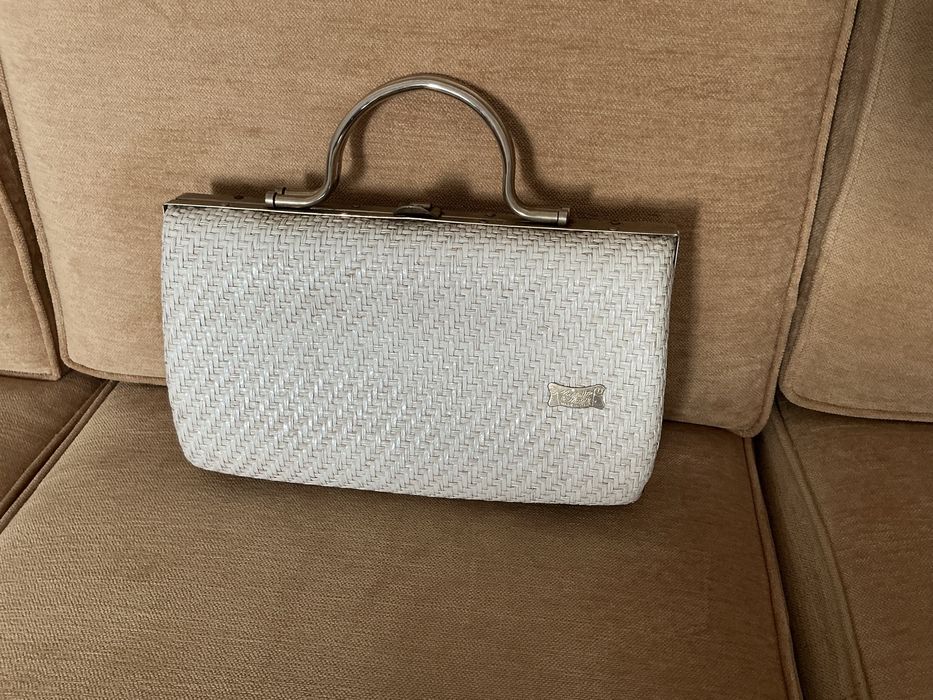 Mala de palhinha italiana branca em bom estado