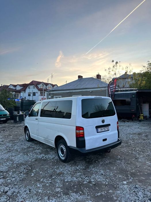 Volkswagen T5 2.5 diesel/9 osobowy/klima