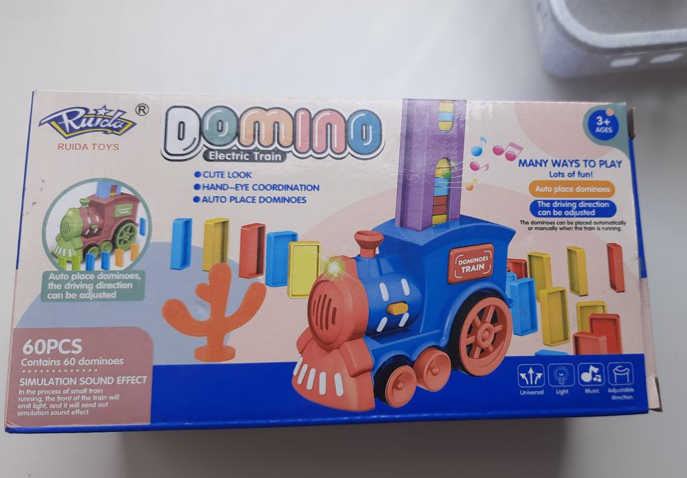 Звуковий Потяг з доміном