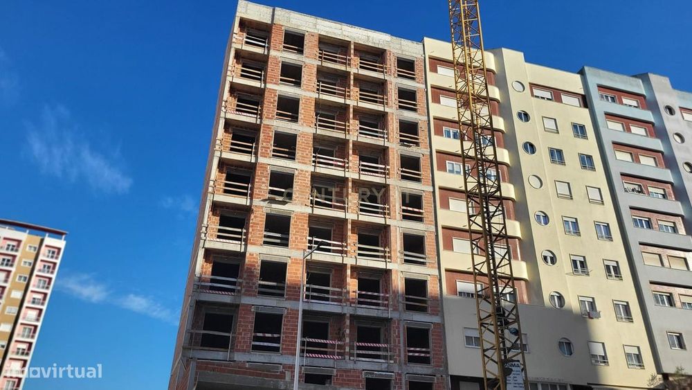 Apartamento T2 Com Terraço | Santa Marta Do Pinhal | Corroios