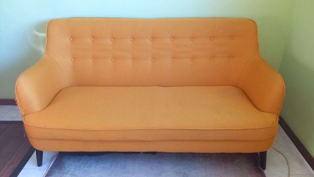 Sofá 2-3 lugares amarelo