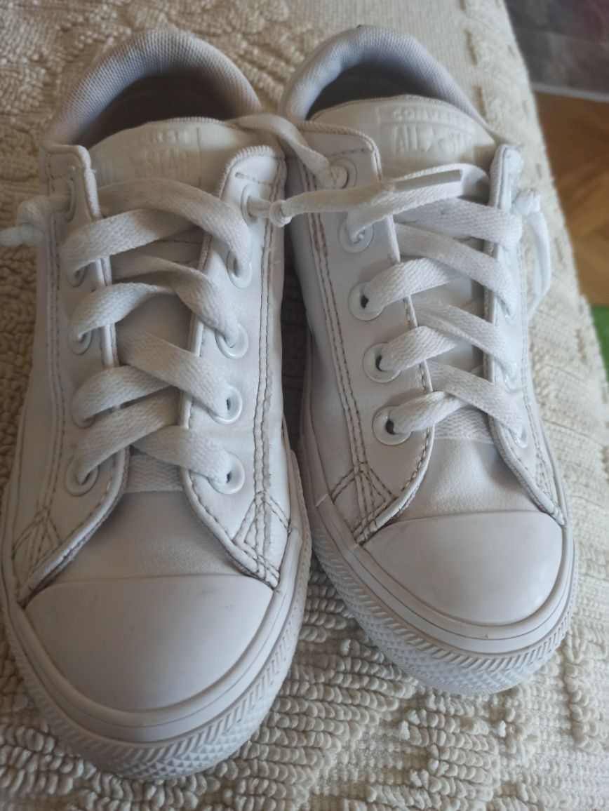 Кеди converse куплені в Іспанії ідеальний стан  білі  20 см устілка.