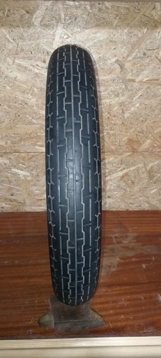 Два блоки двигуна моиоцикла Урал , Передня мото гума Metzeler 90/90-19