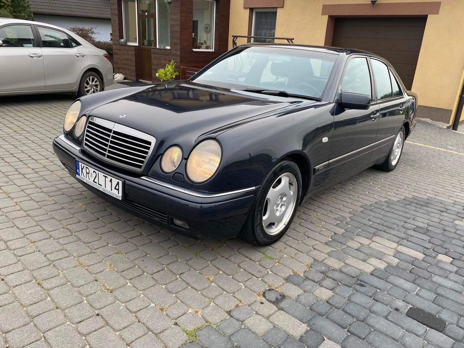 Mercedes Benz E-Class W210 E200