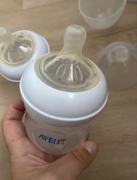 Phillips Avent Natural 0m+ dwie butelki 125 ml + butelka Lovi