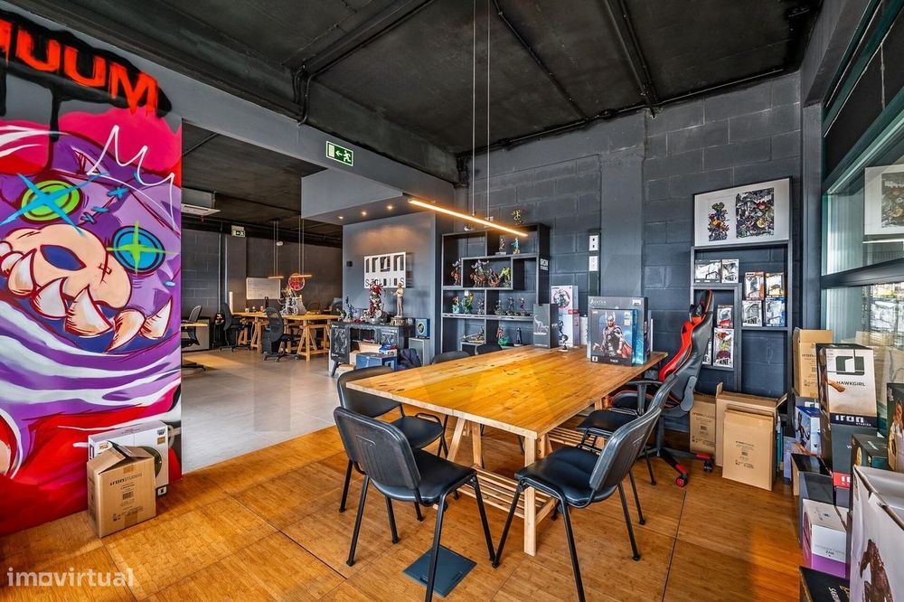 Loja com Terraço de 193m2 no Parque das Nações Sul – Junto à Marina