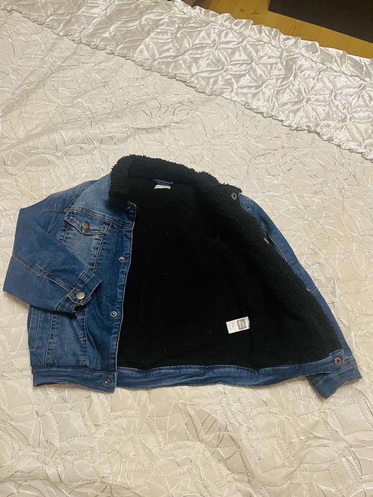 Теплая джинсовая курточка 5-6лет