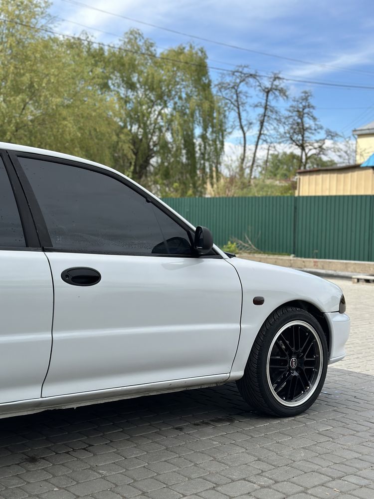 Продам Mitsubishi Lancer V 1995р на повному ходу