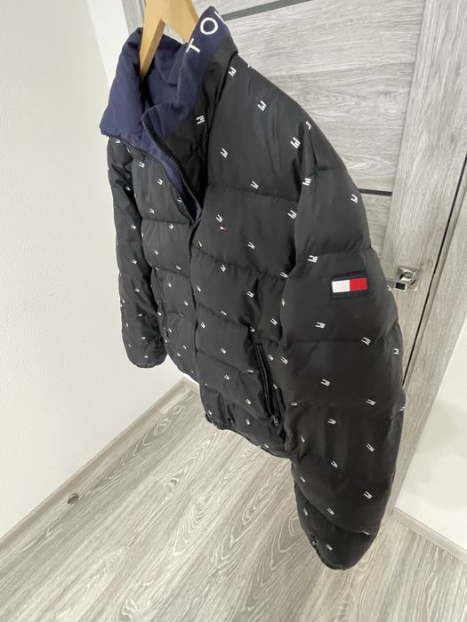куртка Tommy Hilfiger Boys Navy Reversible Puffer Jacket Size 176