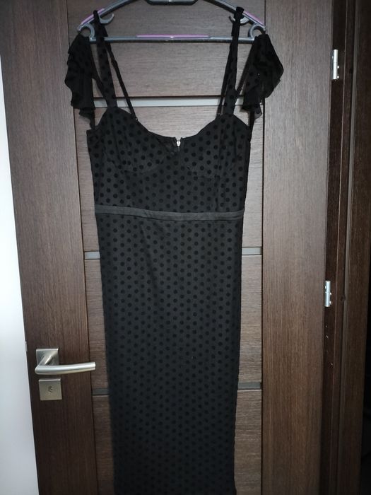 Piękna sukienka w kropki 42