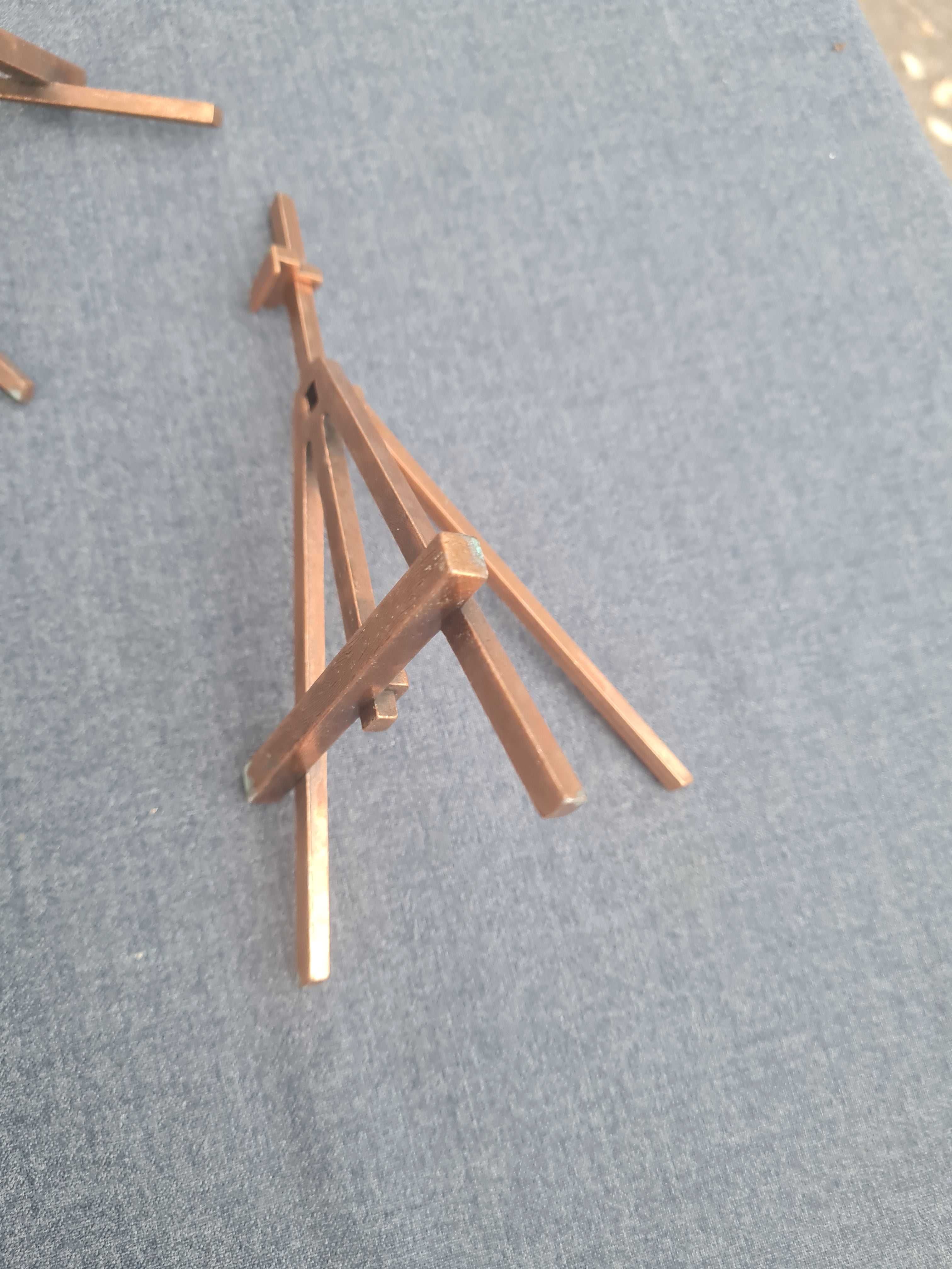 Mini cavalete/suporte em latao.