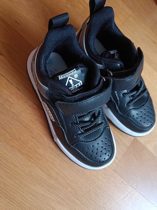 Buty nowe dla dziewczynki/chłopca, 28