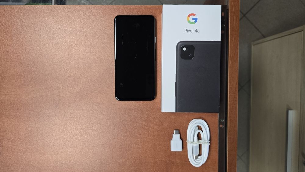 Google Pixel 4A 128GB/6GB RAM czarny, stan db