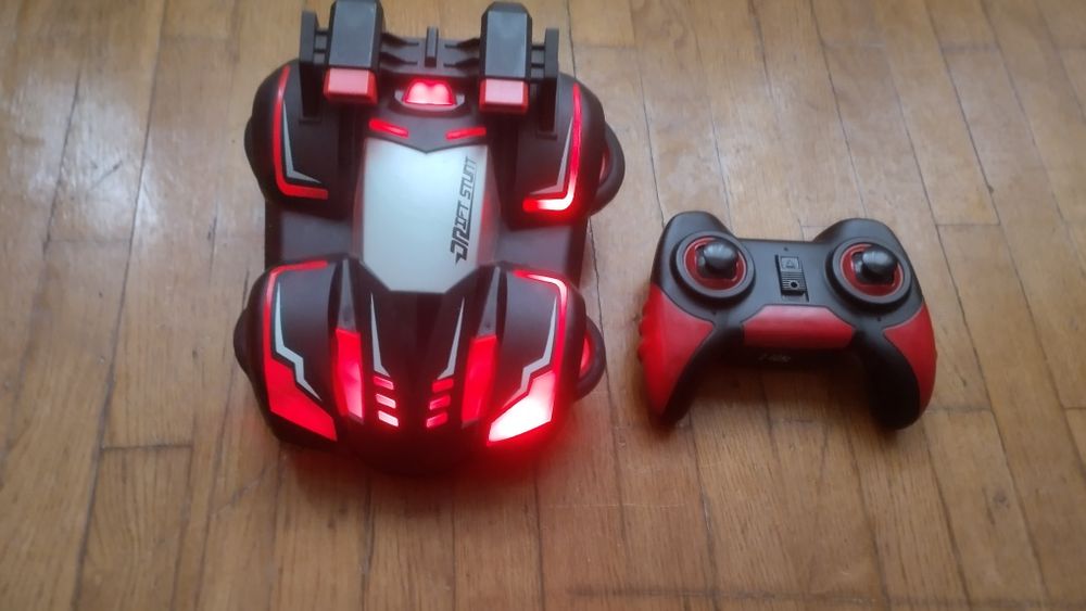 Машинка на радиоуправлении