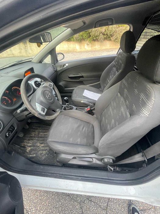 Opel Corsa 1.3 CDTI Van 2011 – 2.500€