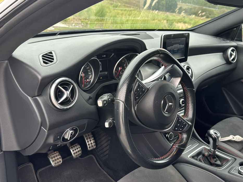 Mercedes CLA AMG Pack Night