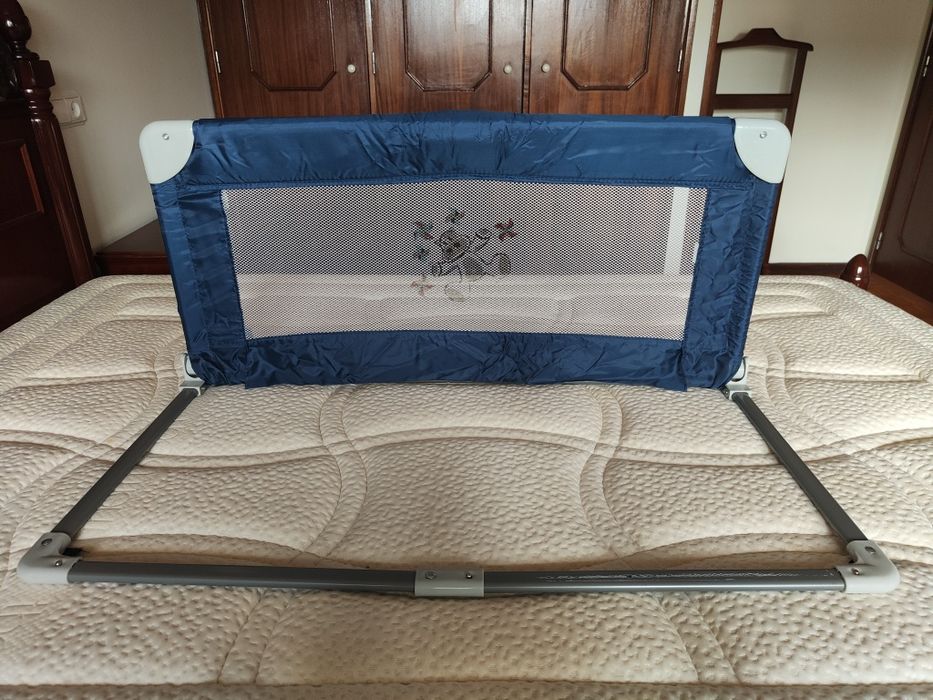 Grade para cama de bebê