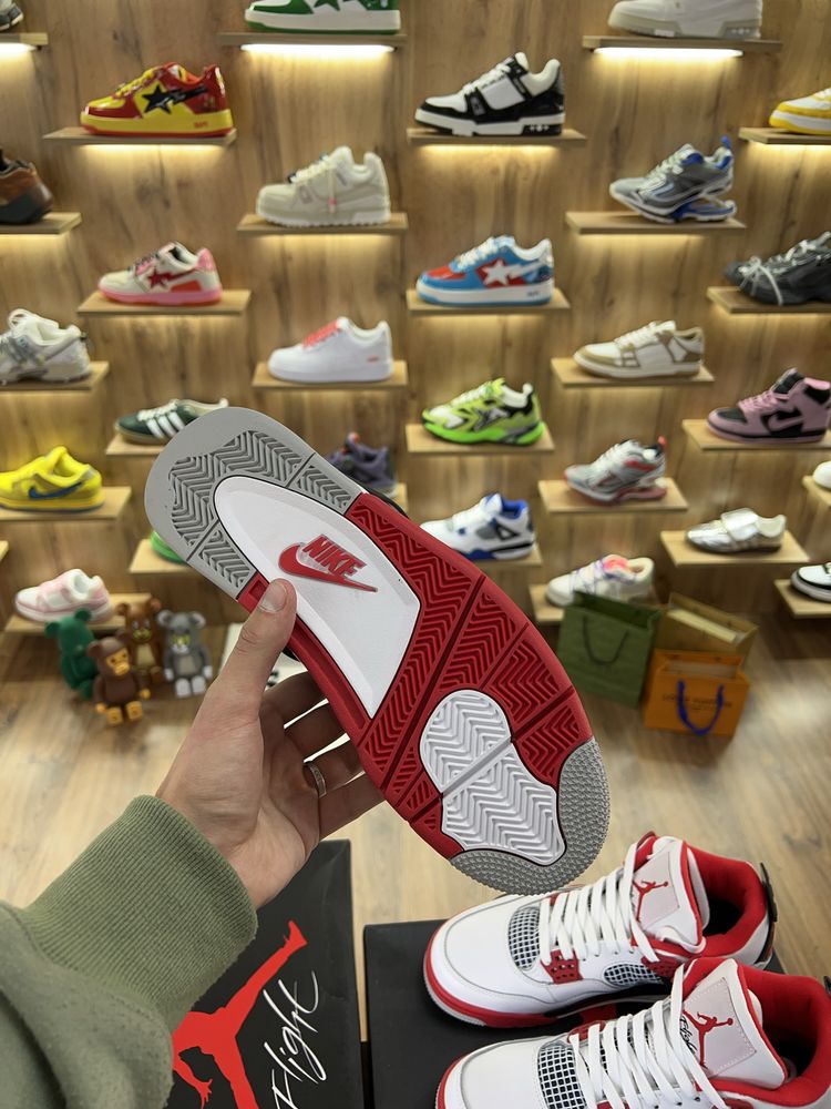 Кросівки Nike Air Jordan 4 Retro Fire Red