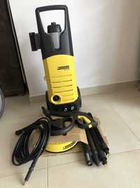 Nowy karcher z wszystkimi dodatkami