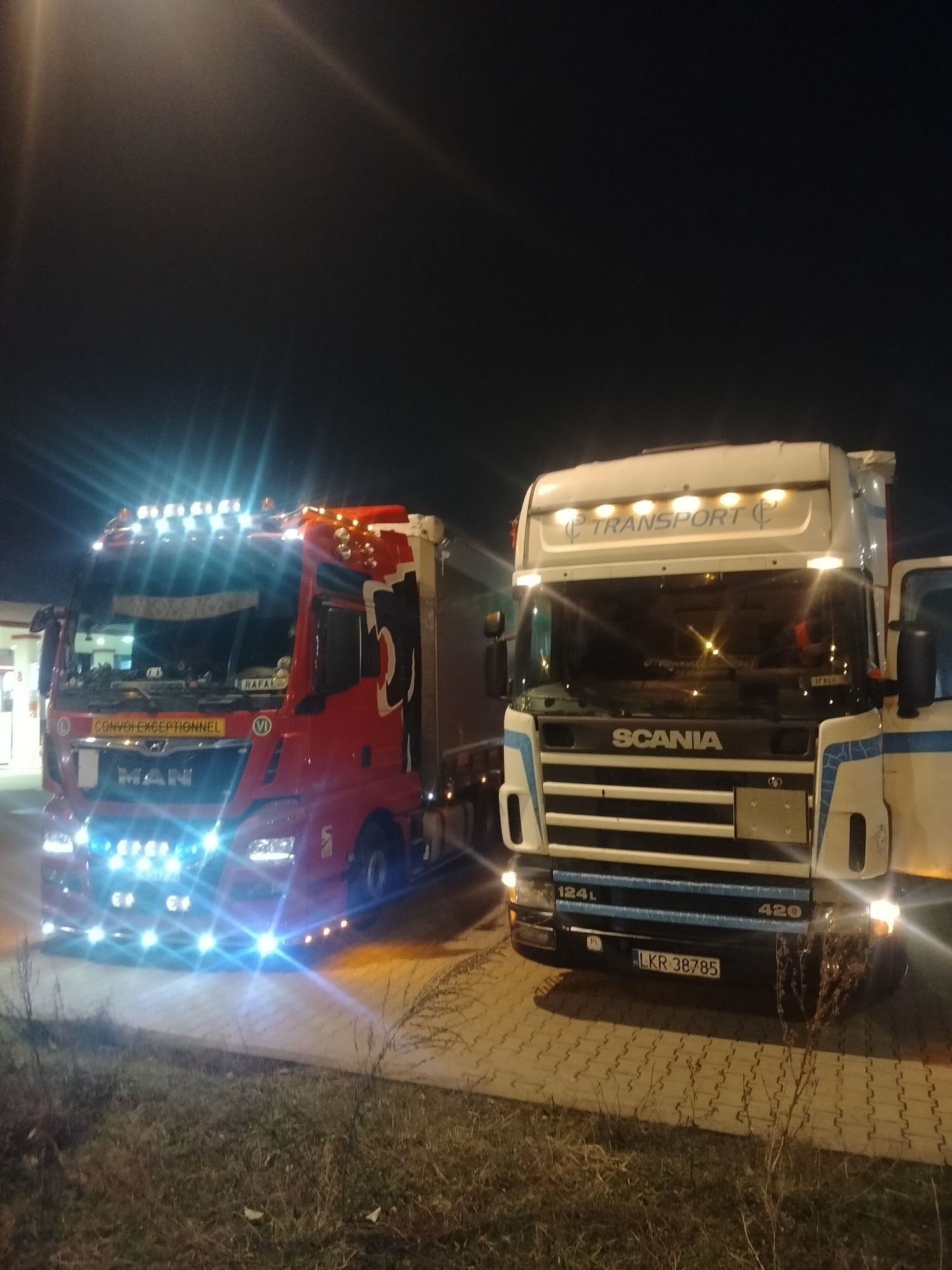 Scania 124L 420  w ciągłym ruchu krajowym