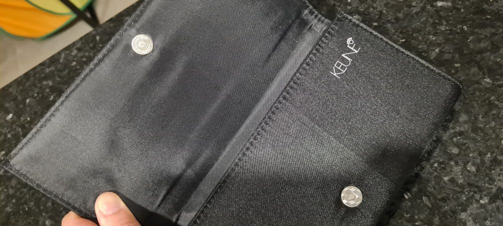 Clutch preta de cerimónia