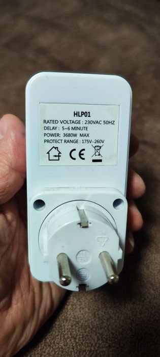 Реле контроля напряжения для защиты бытовых электроприборов, в розетку