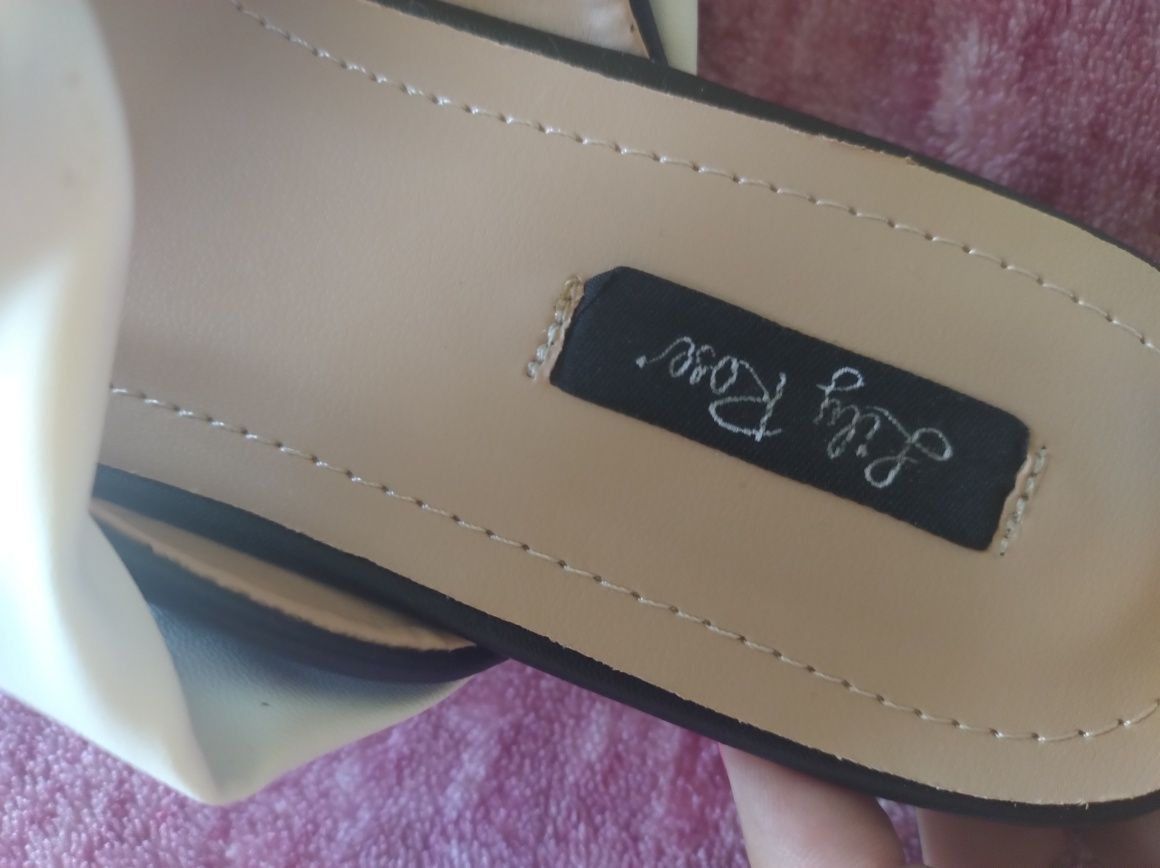 Buty klapki eleganckie baleriny sandały plaża garnitur sukienka szpic