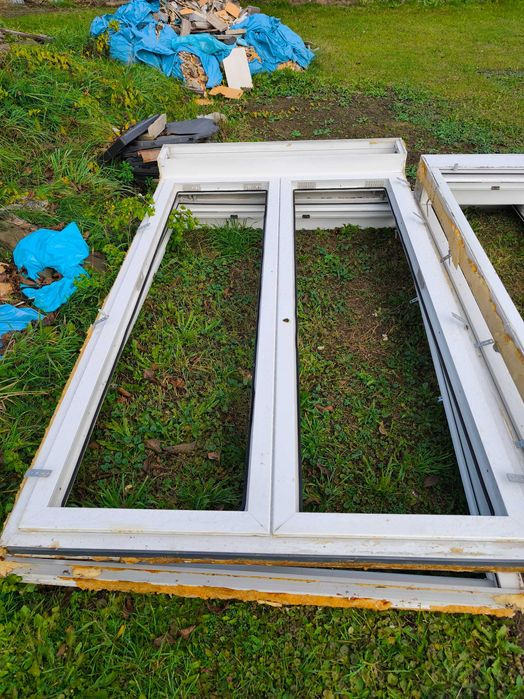 Okna i Dżwi balkonowe PVC  3-Szyby,roleta,białe używane.