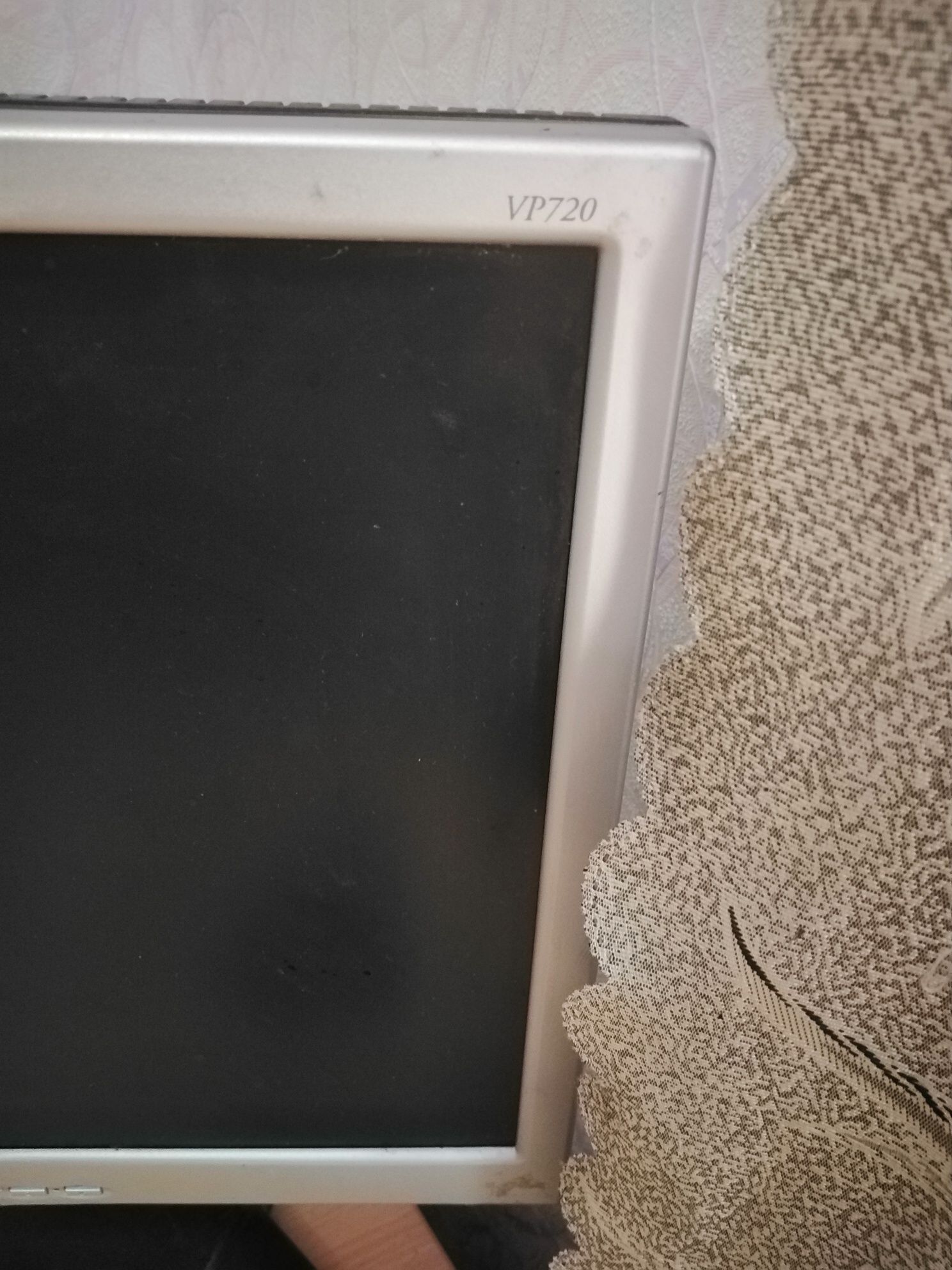 Монитор View Sonic VP720