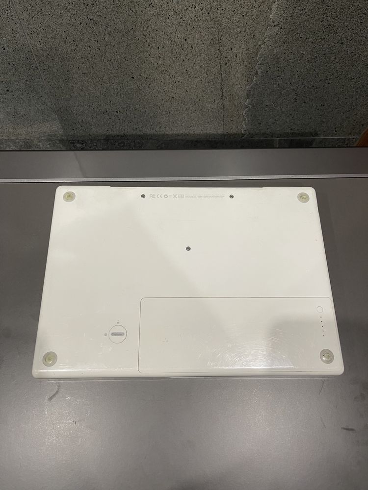 MacBook 13 2007 core 2 duo, 3gb, hdd 200gb (58)