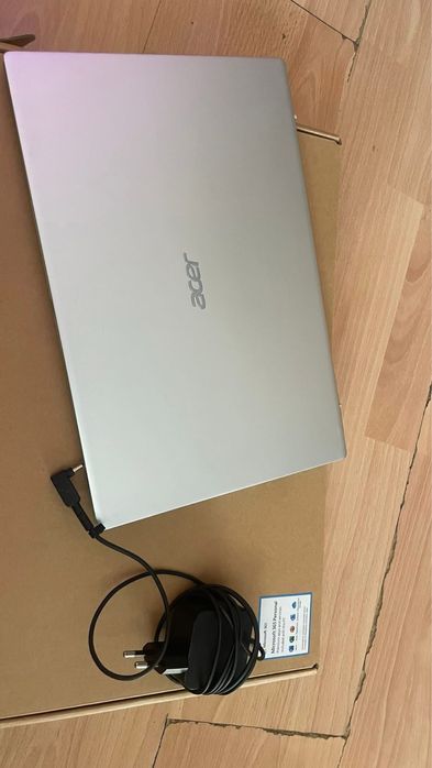 Laptop Acer model swift 1
