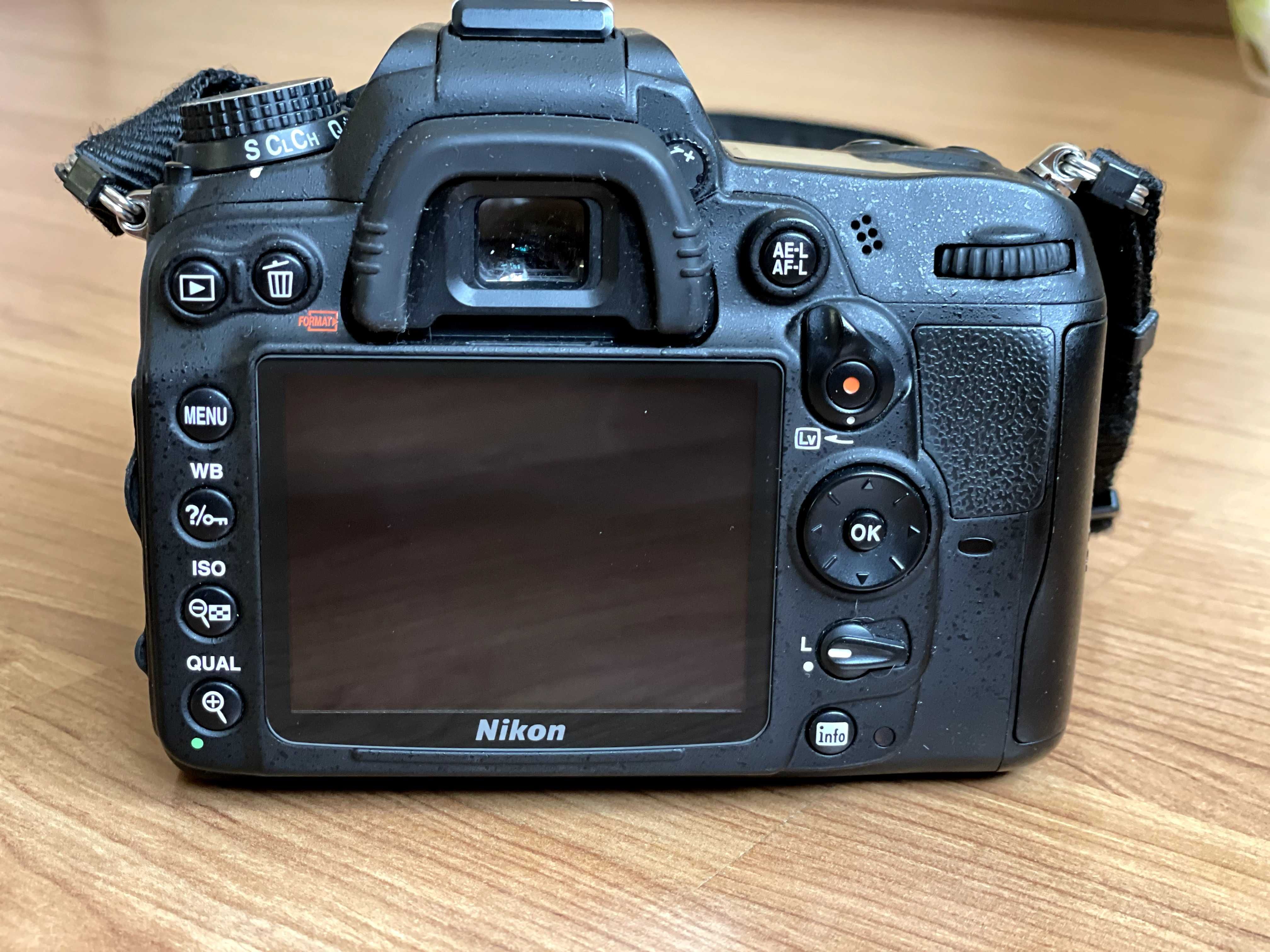 Продам цифрову фотокамеру Nikon D 7000