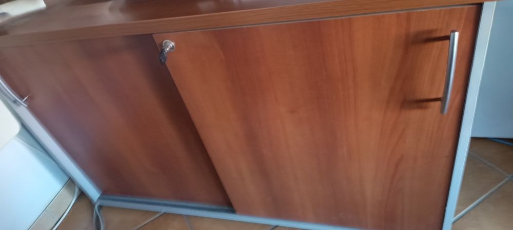 Meble biurowe wysokiej jakości kompletne wyposażenie