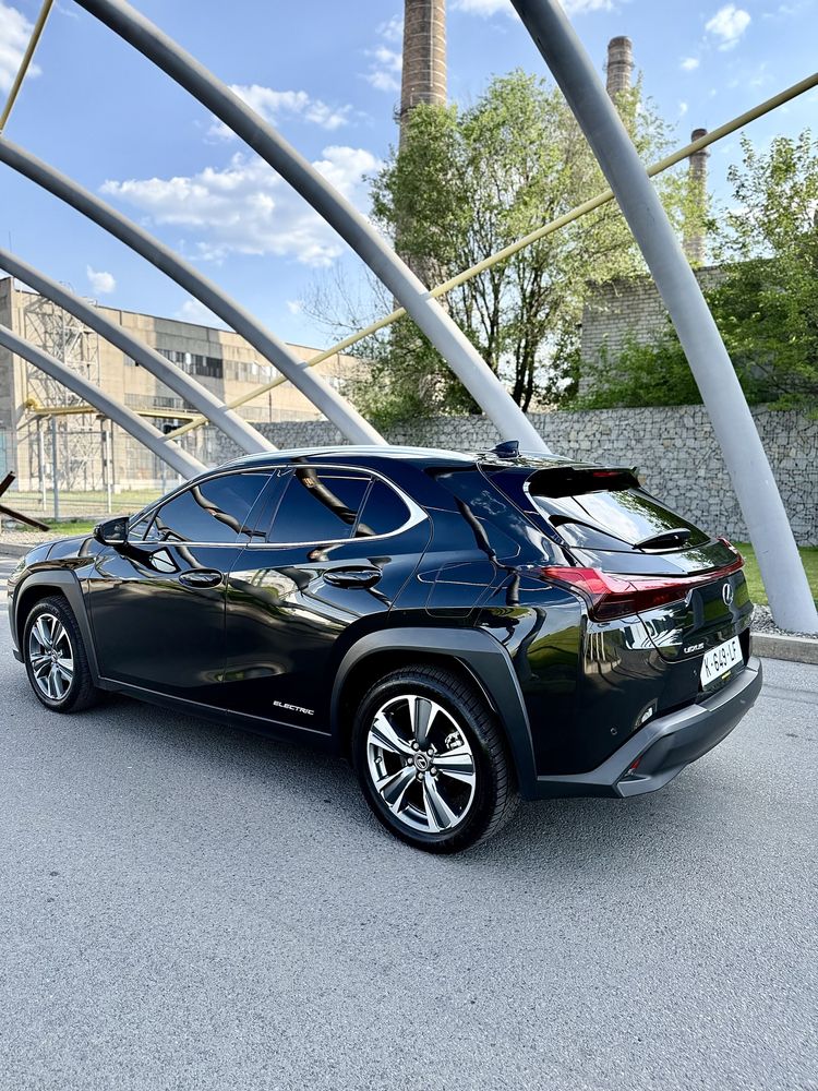 Lexus UX 300e 2020