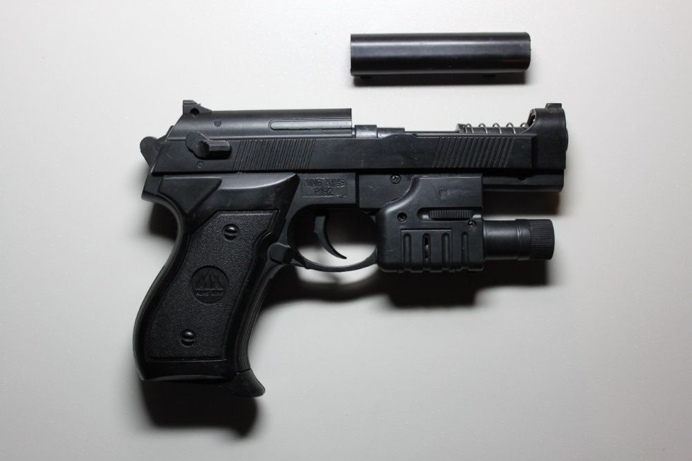 Игрушечный Пистолет на Пульках с Лазерным Прицелом