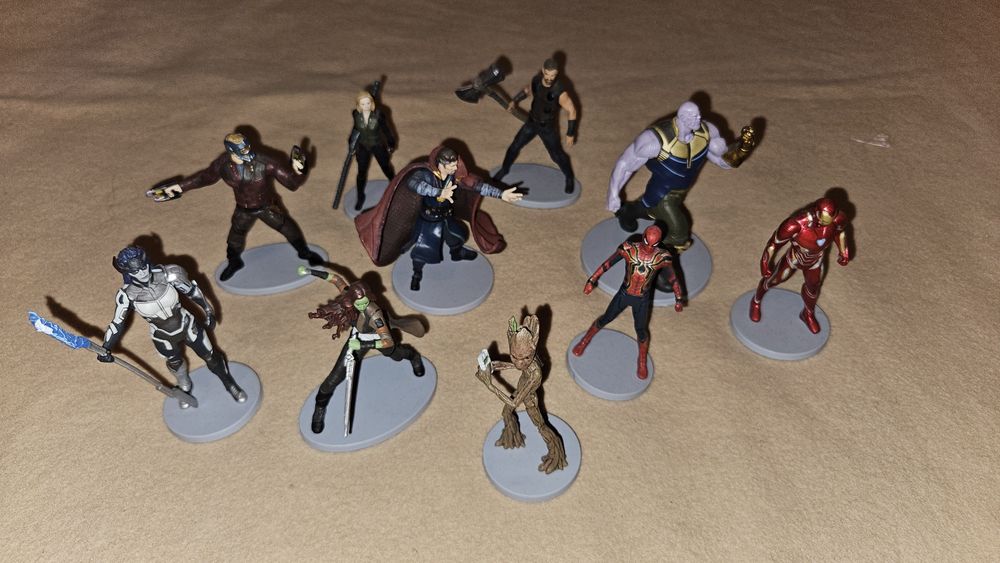 Marvel Avengers: Infinity War 10-Piece Deluxe PVC Figure Playset