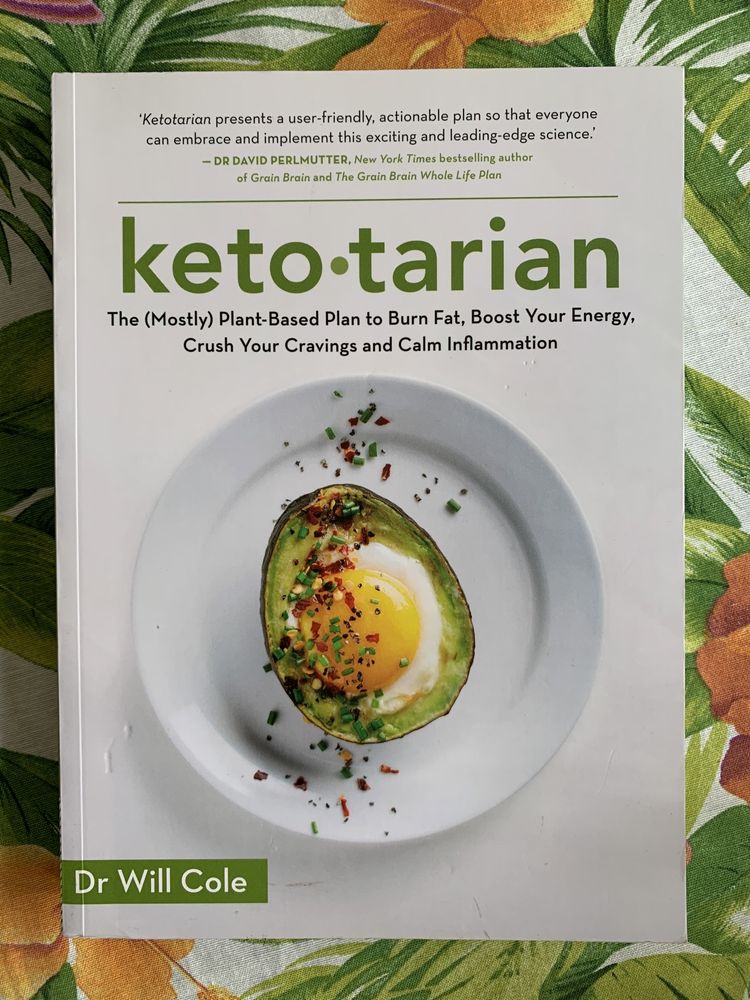 Книга англійською мовою о кето-дієті з рецептами Will Cole Ketotarian