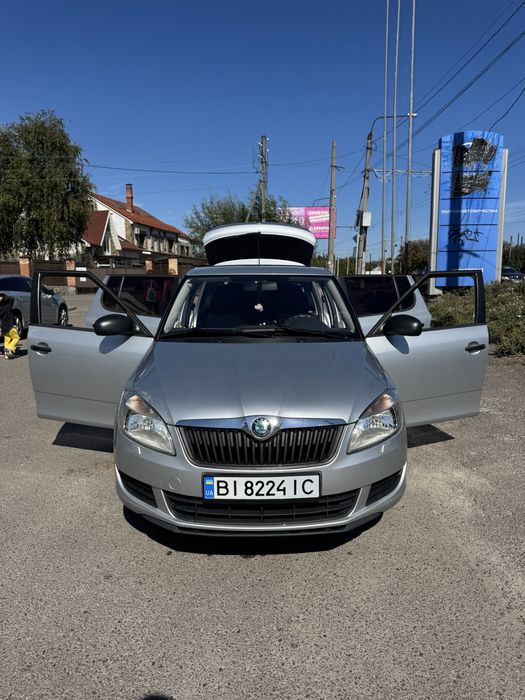 Авто skoda fabia 2011 1.2