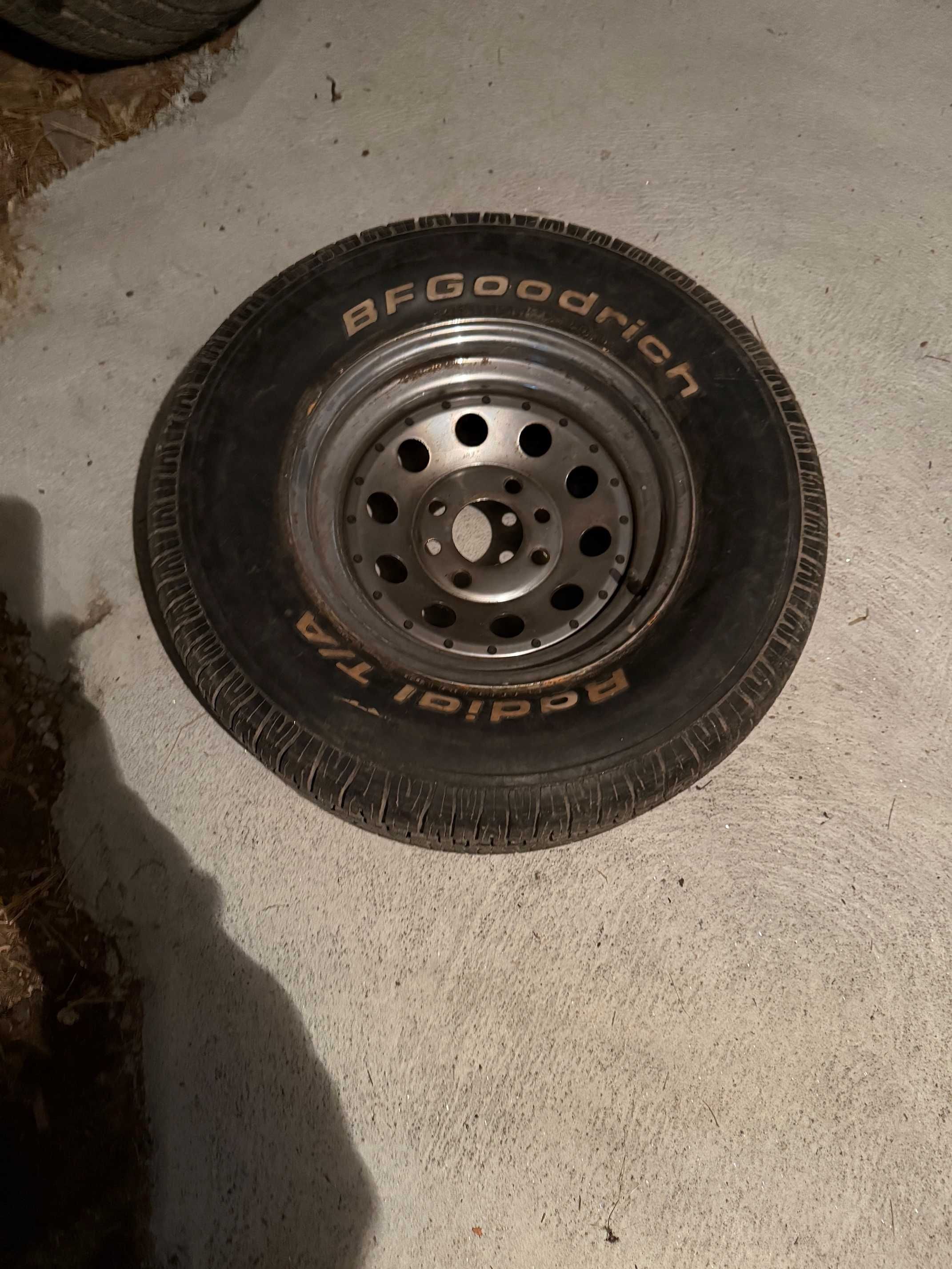 vende 4 jantes com pneus originais do carocha  para Buggy