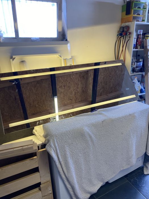 Lustro duze z oswietlaniem