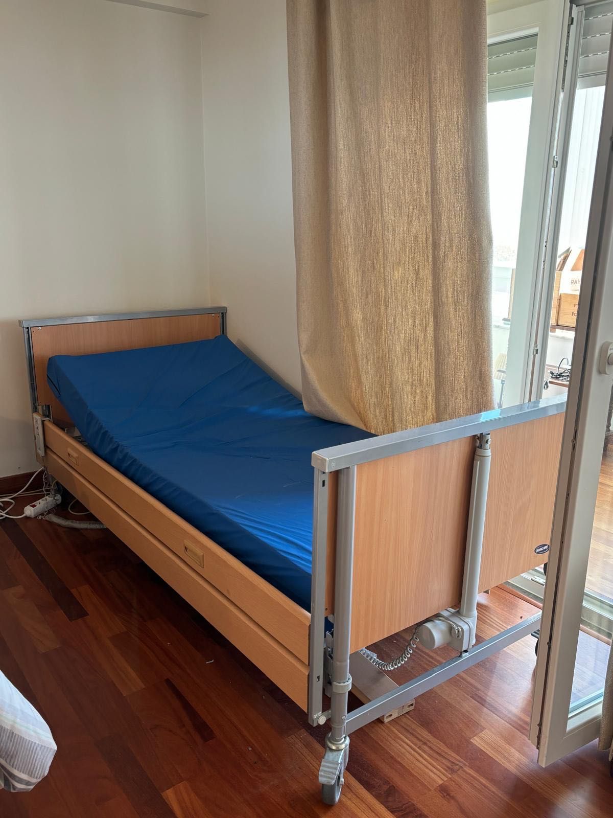 Cama articulada no estoril