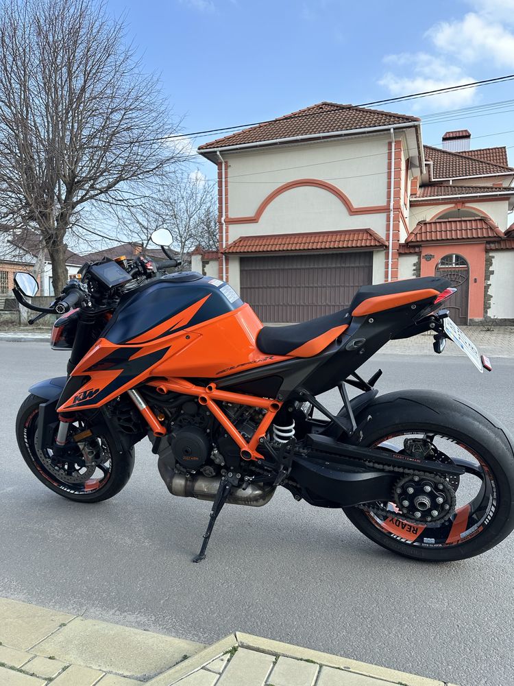 Ktm 1290 super duke r 2021