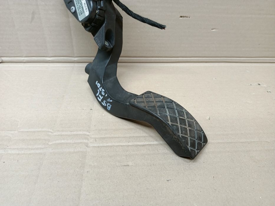 Pedał potencjometr gazu 1.9 2.5 TDI Vw Passat B5 FL Skoda Superb I