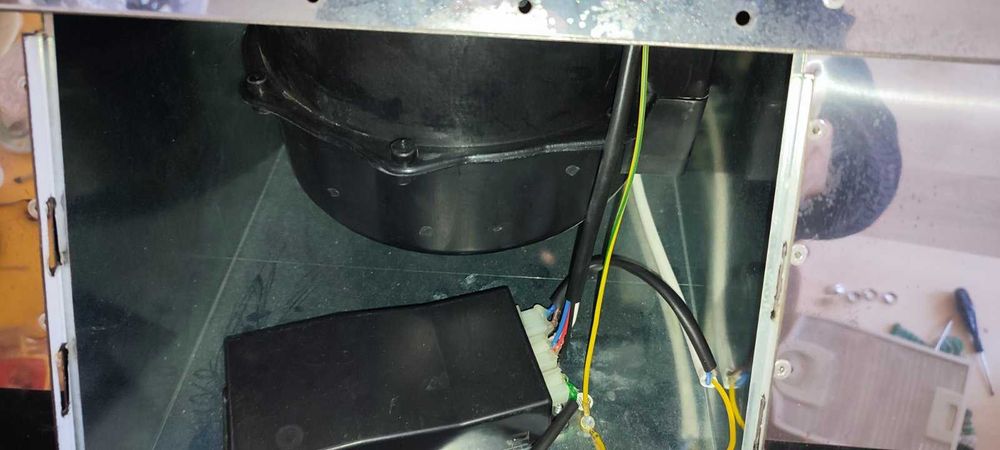 Витяжка нержавійка 90 см